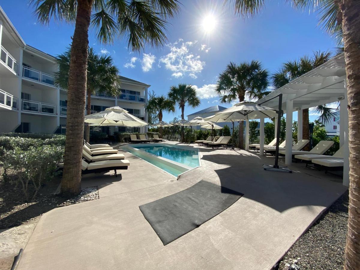 Grace Bay Suites Екстериор снимка