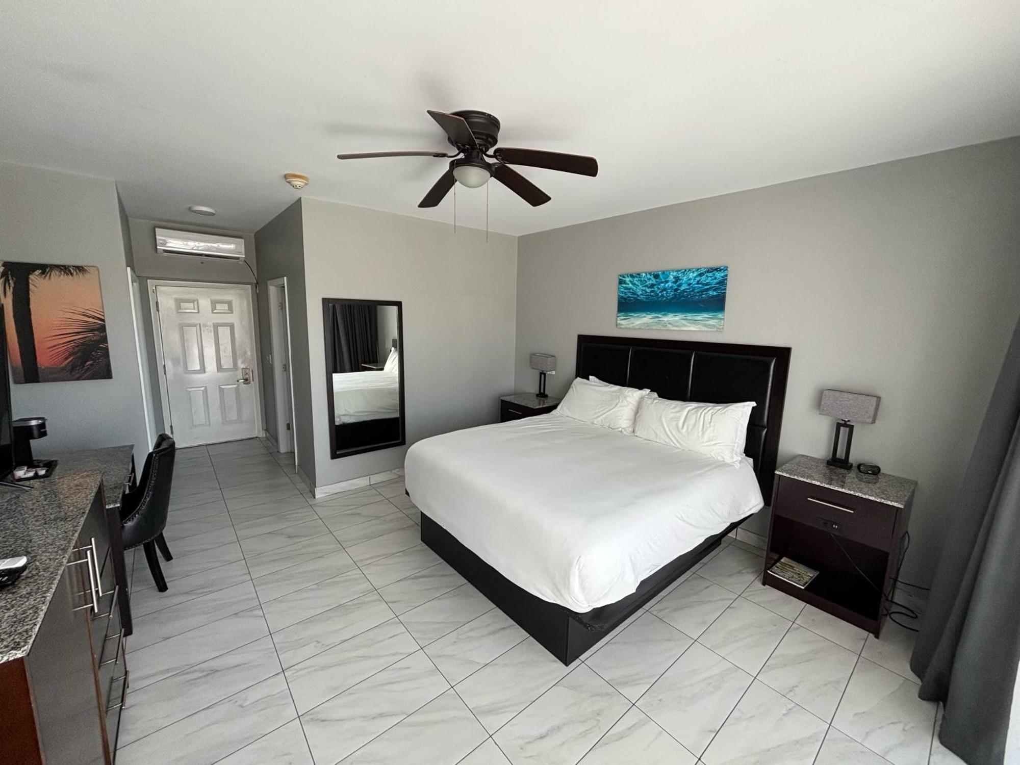 Grace Bay Suites Екстериор снимка
