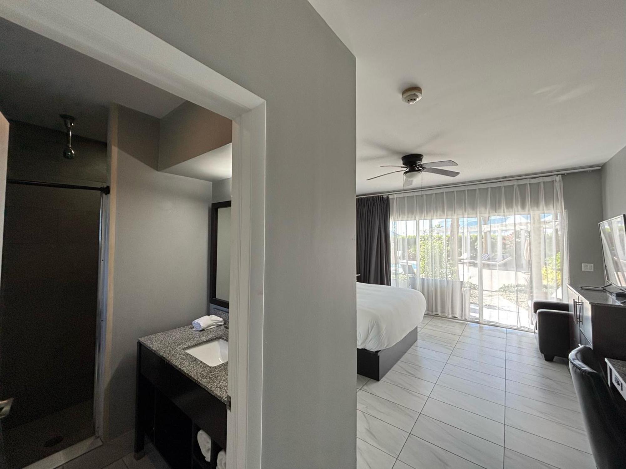 Grace Bay Suites Екстериор снимка