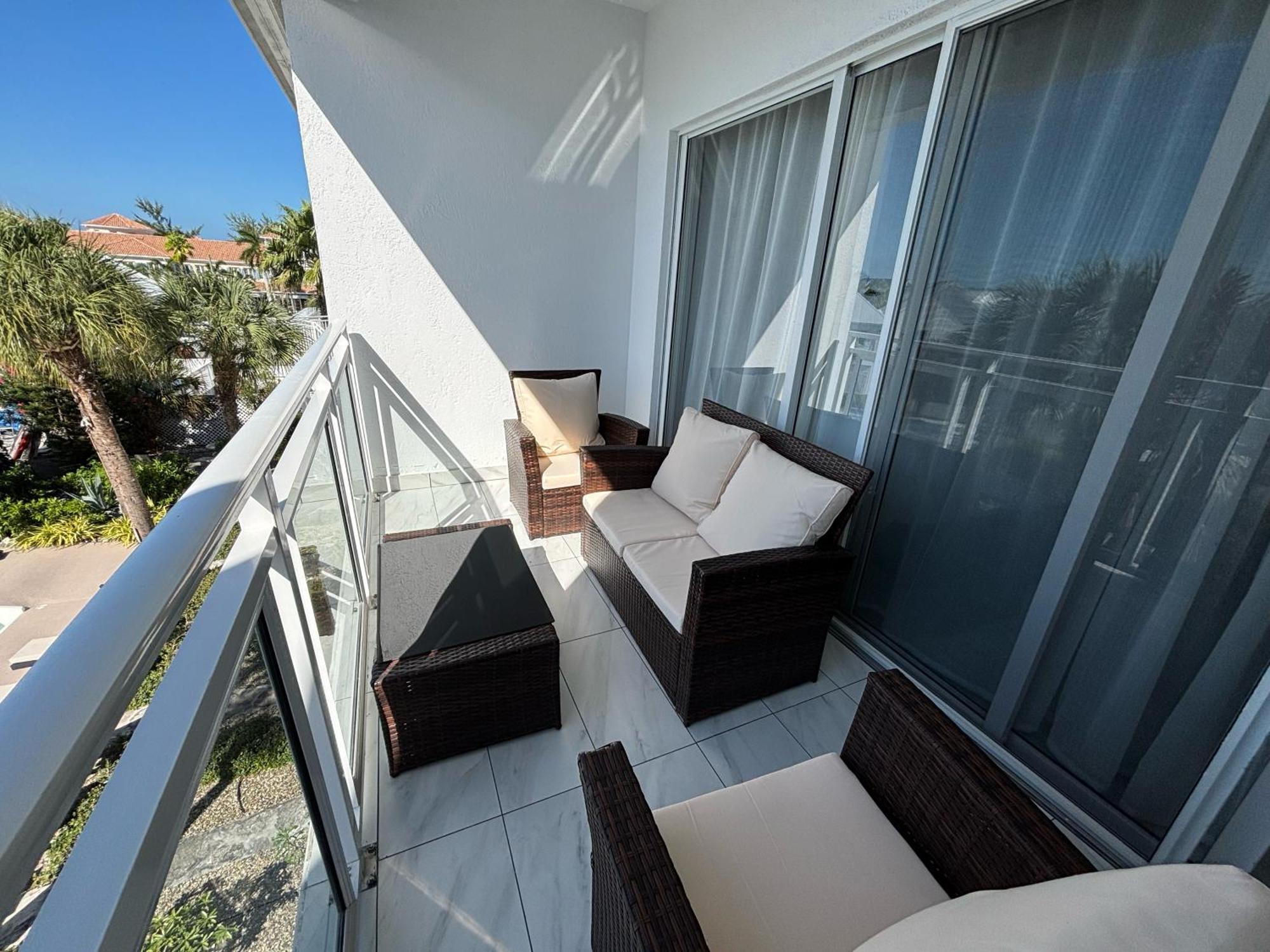 Grace Bay Suites Екстериор снимка
