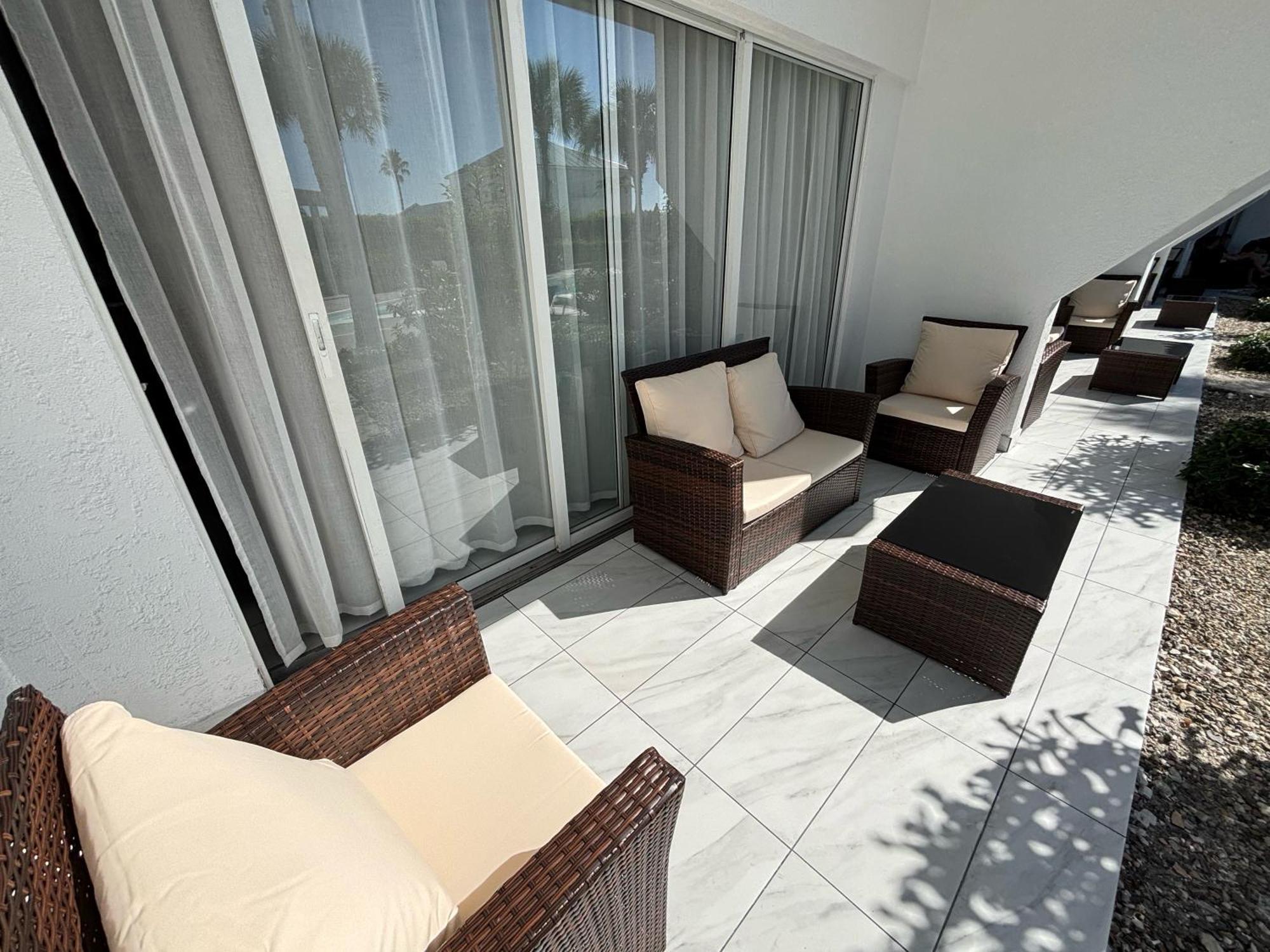 Grace Bay Suites Екстериор снимка