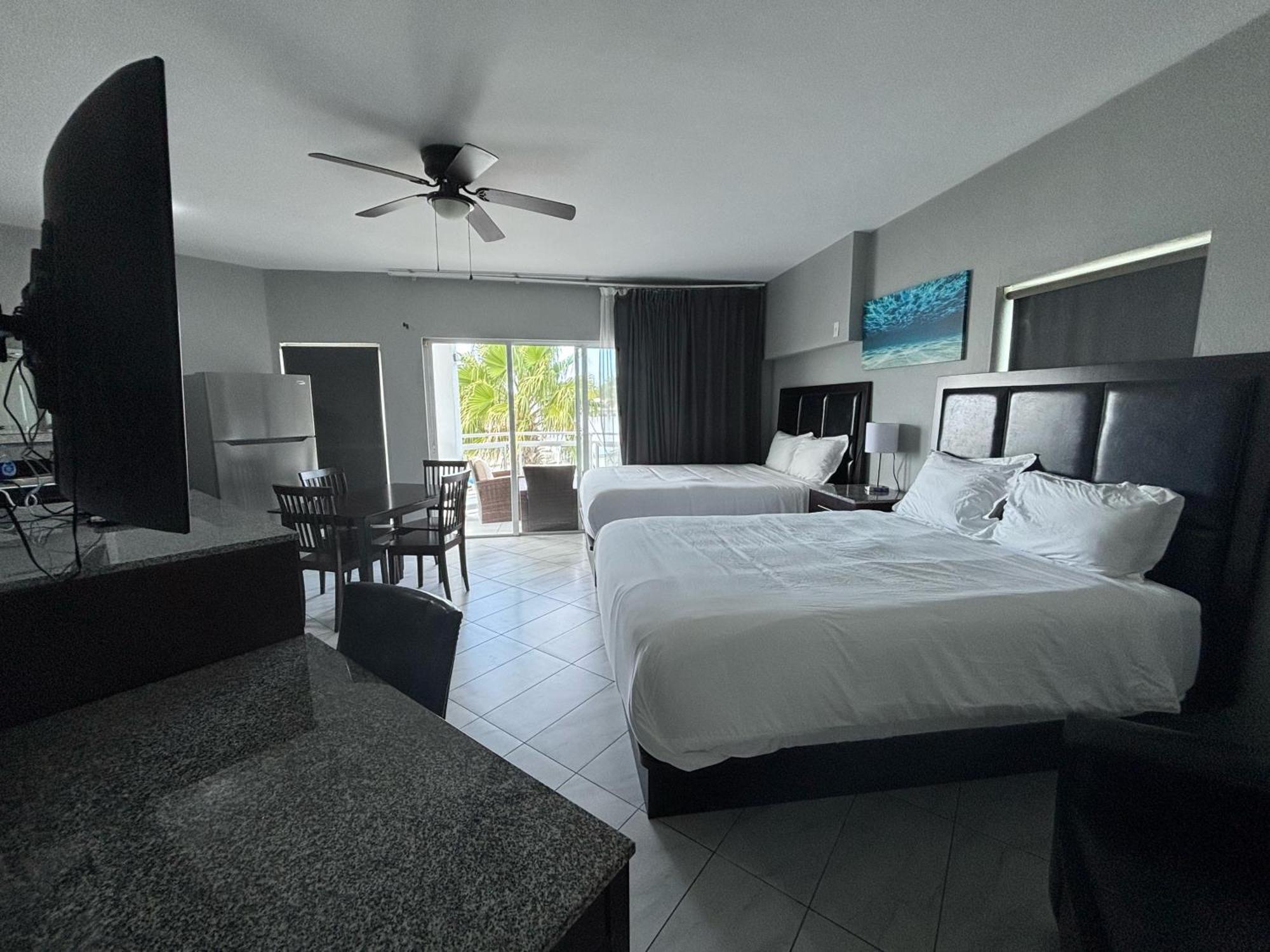 Grace Bay Suites Екстериор снимка