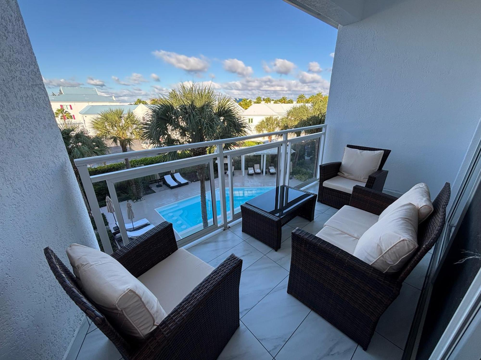 Grace Bay Suites Екстериор снимка