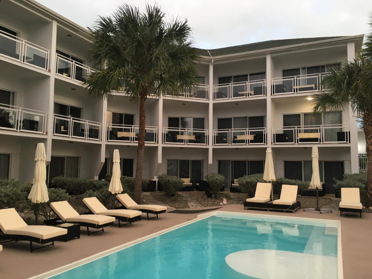 Grace Bay Suites Екстериор снимка
